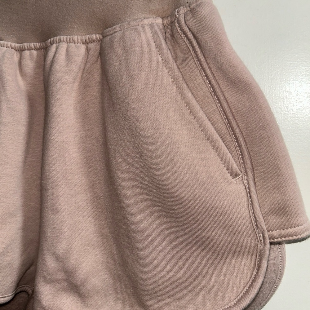 new GYMSHARK Original Legacy taupe fitness shorts Sz XS - Picture 3 of 11